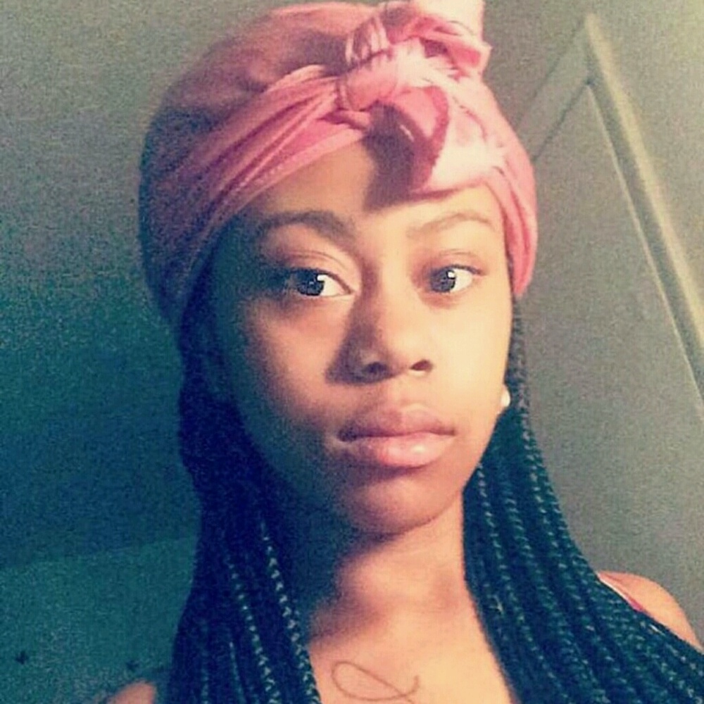 Meet your Posher, Sharontay